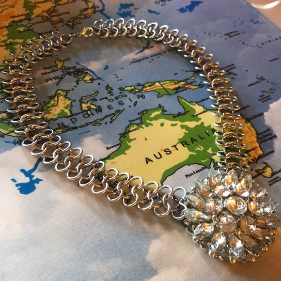 Silver flower necklace - Picture 3 of 5